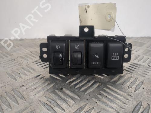 Used Switch RENAULT KOLEOS I (HY_) 2.0 dCi (HY0K) (150 hp) 25658240