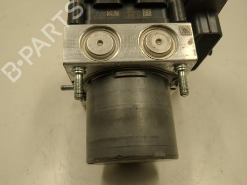 Used ABS pump ABS pump RENAULT CLIO V (B7_) 1.0 SCe 65 (B7MG) (67 hp) 25654678 25654678
