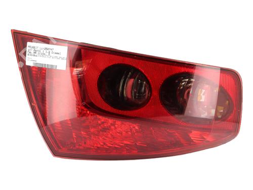 Used Left taillight PEUGEOT 407 (6D_) 1.6 HDi 110 (6D9HZC, 6D9HYC) (109 hp) 32108874