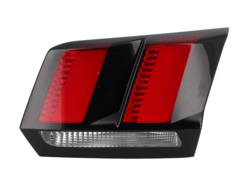Used Right tailgate light PEUGEOT 3008 II SUV (MC_, MR_, MJ_, M4_) 1.2 THP/ PureTech 130 (MRHNSM, MRHNSU, MRHNSJ, MRHNYW,... (131 hp) 26020519