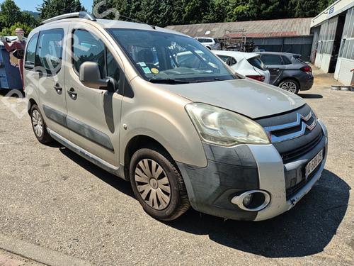 Left front fog light CITROËN BERLINGO MULTISPACE (B9) 1.6 HDi 110 | BP25658246C30 