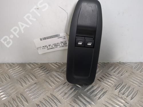 Used Left front window switch PEUGEOT 208 I (CA_, CC_) 1.2 VTI 82 (82 hp) 25658156