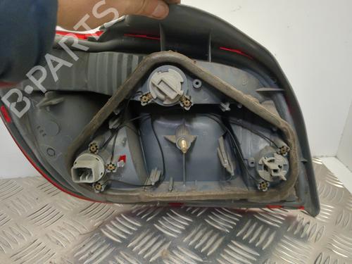 Højre baglygte TOYOTA YARIS (_P1_) 1.0 (SCP10_, SCP10R) (68 hp) 25657431