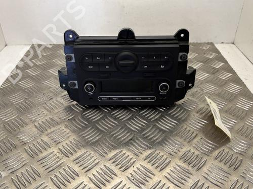 Radio RENAULT TWINGO III (BCM_, BCA_) 0.9 TCe 90 (BCM9, BCM2) (90 hp) 25656924