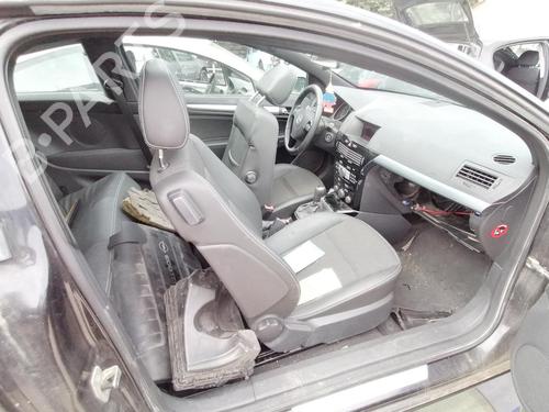 Forkjerm høyre OPEL ASTRA H GTC (A04) 1.9 CDTi (L08) | BP27685725C42 