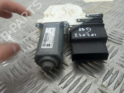 Used Right rear window motor Right rear window motor SEAT LEON (1P1) 2.0 TDI (170 hp) 25659796 25659796