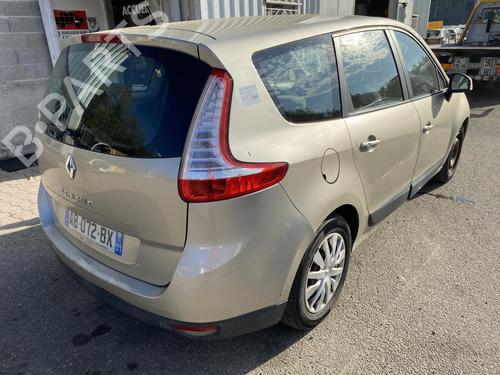 Fuse box RENAULT GRAND SCÉNIC III (JZ0/1_) 1.9 dCi (JZ0J, JZ0N, JZ1K, JZ1S) | BP25657325E1 