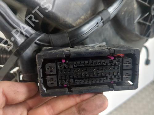 AdBlue-tank RENAULT MEGANE IV Hatchback (B9A/M/N_) 1.5 Blue dCi 115 (B9A6) | BP25656773M85 - Image 4