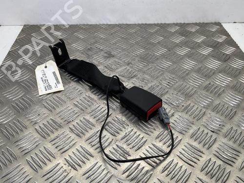 Høyre bak beltestrammer RENAULT TWINGO III (BCM_, BCA_) 0.9 TCe 90 (BCM9, BCM2) (90 hp) 25656882