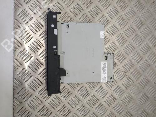 Used Radio AUDI A4 B8 Avant (8K5) 2.0 TDI (143 hp) 25655689