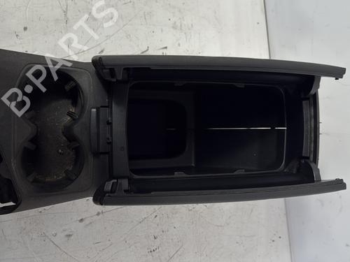 Used Armrest / Center console Armrest / Center console PEUGEOT 3008 II SUV (MC_, MR_, MJ_, M4_) 1.2 THP/ PureTech 130 (MRHNSM, MRHNSU, MRHNSJ, MRHNYW,... (131 hp) 30615715 30615715
