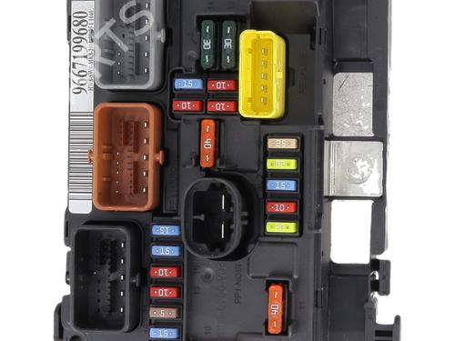 Used Fuse box Fuse box 38633756 38633756