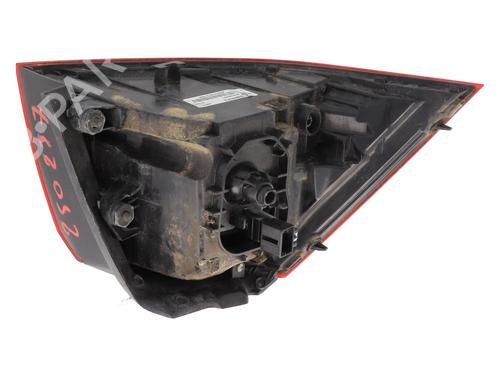 right-taillight-vw-golf-vii-5g1-bq1-be1-be2-2012-2013-2014-2015-2016-2017-2018-2019-2020-2021-32108871 main image
