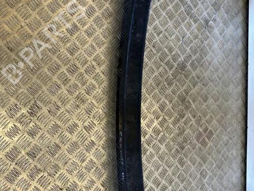 Used Front bumper reinforcement VW GOLF IV (1J1) 1.4 16V (75 hp) 25658884