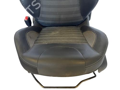 left-front-seat-peugeot-2008-i-cu_-2013-36972164 main image