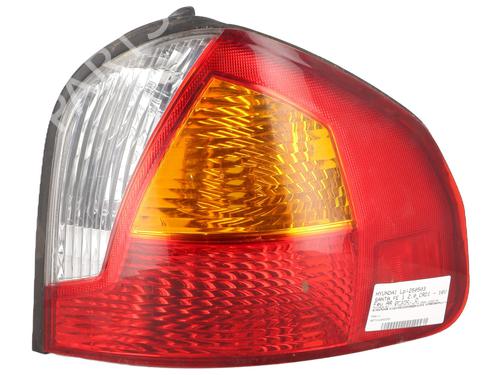 Used Right taillight HYUNDAI SANTA FÉ I (SM) 2.0 CRDi 4x4 (125 hp) 29028352
