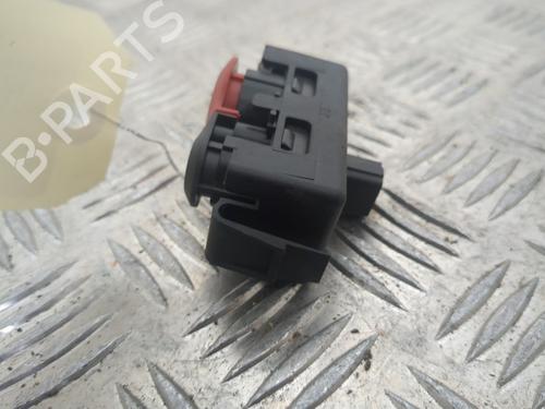 Used Warning switch RENAULT CLIO III Grandtour (KR0/1_) 1.5 dCi (KR0G) (68 hp) 25656364