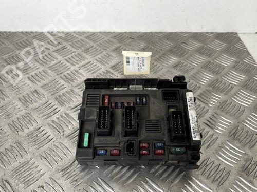 Sikringsdåse PEUGEOT 206 Hatchback (2A/C) 2.0 HDI 90 (90 hp) 25658646