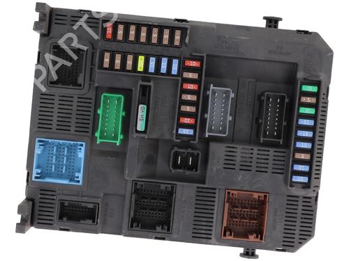 Used Fuse box Fuse box PEUGEOT 2008 I (CU_) 1.2 THP 110 / PureTech 110 (110 hp) 30577870 30577870