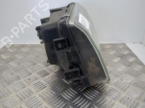 Used Right headlight MITSUBISHI PAJERO III (V7_W, V6_W) 2.5 TDi (V64W, V74W) (115 hp) 25655490