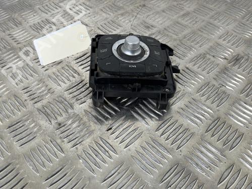 switch-renault-megane-iii-hatchback-bz01_-b3_-2008-25656654 main image