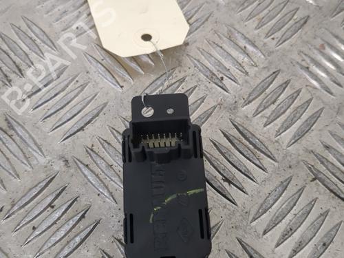 Used Switch Switch RENAULT MEGANE IV Hatchback (B9A/M/N_) 1.5 dCi 110 (B9A3) (110 hp) 25659830 25659830