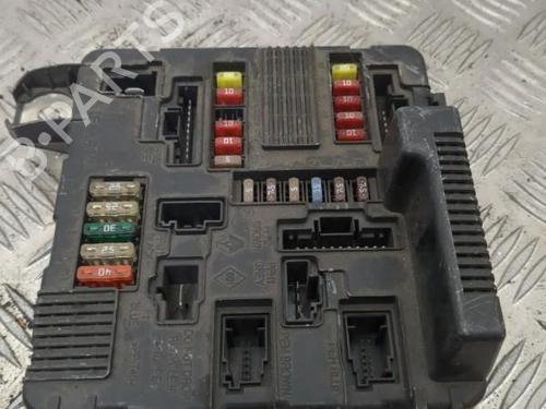 Used Fuse box RENAULT SCÉNIC II (JM0/1_) 1.9 dCi (JM14) (131 hp) 25661175