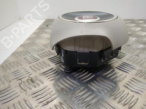 Used Driver airbag FIAT 500 (312_) 1.3 D Multijet (312AXB1A) (75 hp) 25655727