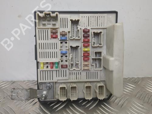 Used Fuse box RENAULT GRAND SCÉNIC II (JM0/1_) 1.9 dCi (JM0G, JM12, JM1G, JM2C) (120 hp) 25655296