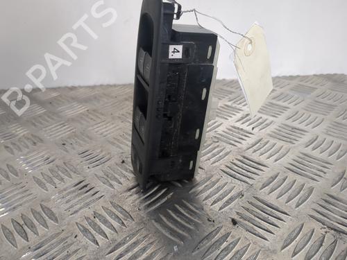 Used Left front window switch Left front window switch RENAULT KOLEOS I (HY_) 2.0 dCi (HY0K) (150 hp) 25658237 25658237