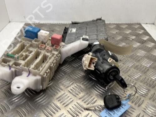 Used Electronic module Electronic module TOYOTA AURIS (_E15_) 2.0 D-4D (ADE150_, ADE150R) (126 hp) 25658566 25658566