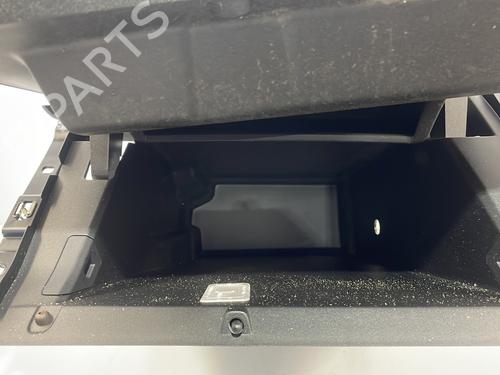Used Glove box Glove box RENAULT CLIO V (B7_) 1.5 Blue dCi 85 (B7AG) (86 hp) 25701278 25701278
