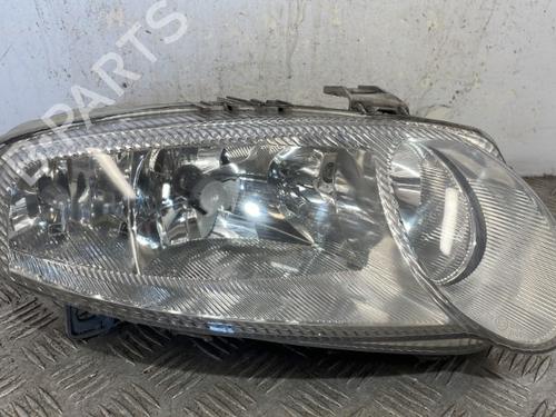 Faro destro ALFA ROMEO 147 (937_) 1.9 JTD (937.AXD1A, 937.BXD1A, 937.AXV1A, 937.BXB1A,... (115 hp) 25664610