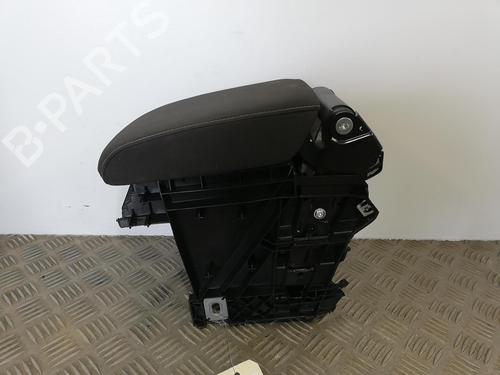 Used Armrest / Center console VW GOLF VII (5G1, BQ1, BE1, BE2) 1.4 TSI MultiFuel (125 hp) 25667790