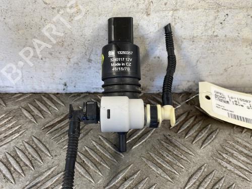 Used Washer pump Washer pump OPEL ADAM (M13) 1.0 (115 hp) 25664567 25664567