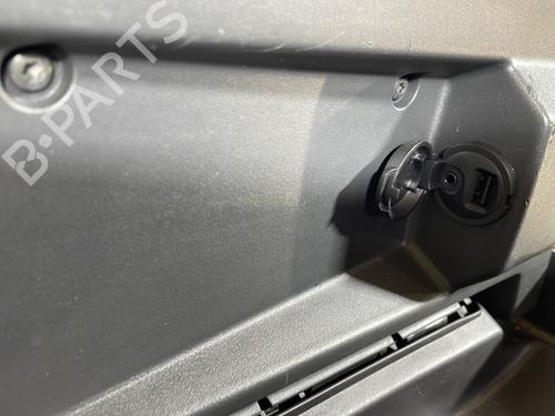 Armrest / Center console PEUGEOT 3008 I MPV (0U_) 1.6 HDi | BP25661797I20 
