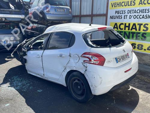 Fuse box PEUGEOT 208 I (CA_, CC_) 1.4 HDi | BP25667815E1 