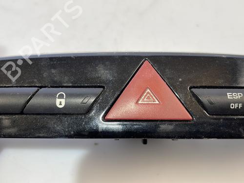warning-switch-peugeot-rcz-2010-2011-2012-2013-2014-2015-25666661 main image