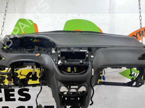 Dashboard PEUGEOT 208 I (CA_, CC_) 1.6 HDi / BlueHDi 75 | BP25662204C46 