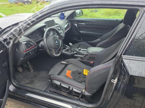 Sedile anteriore sinistro BMW 1 (F21) 116 d (116 hp) 32321884
