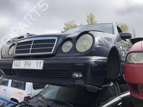 Left taillight MERCEDES-BENZ E-CLASS (W210) E 290 Turbo-D (210.017) | BP25662058C34