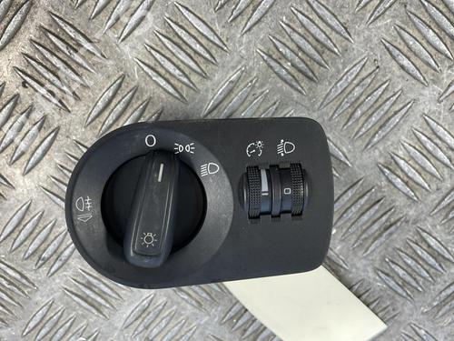 Used Headlight switch AUDI A1 (8X1, 8XK) 1.2 TFSI (86 hp) 25663003