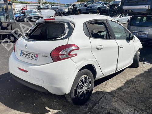Fuse box PEUGEOT 208 I (CA_, CC_) 1.4 HDi | BP25667815E1 