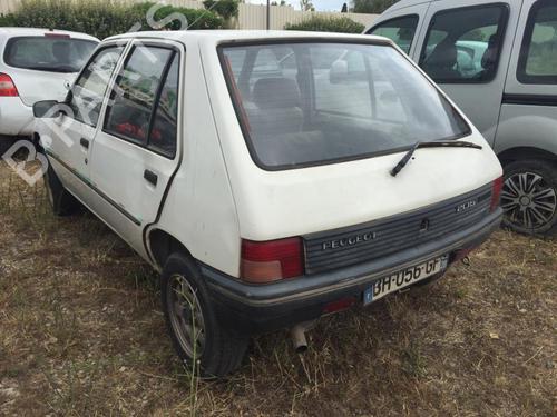 Grille PEUGEOT 205 II (20A/C) 1.7 Diesel | BP25667238C40