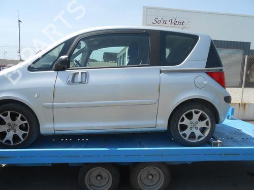 Left headlight PEUGEOT 1007 (KM_) 1.4 HDi | BP25663556C28 