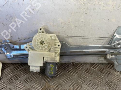 Used Right rear window motor PEUGEOT 308 SW II (LC_, LJ_, LR_, LX_, L4_) 1.6 BlueHDi 120 (120 hp) 25667116