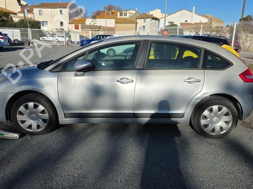 Guarda-lamas esquerdo CITROËN C4 I (LC_) 1.6 HDi (90 hp) 30821114