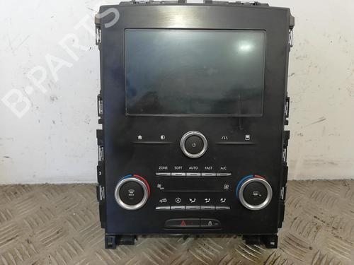 Used Display monitor RENAULT MEGANE IV Hatchback (B9A/M/N_) 1.5 dCi 110 (B9A3) (110 hp) 25669970