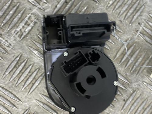 Used Headlight switch AUDI A1 Sportback (8XA, 8XF) 1.6 TDI (90 hp) 25665489
