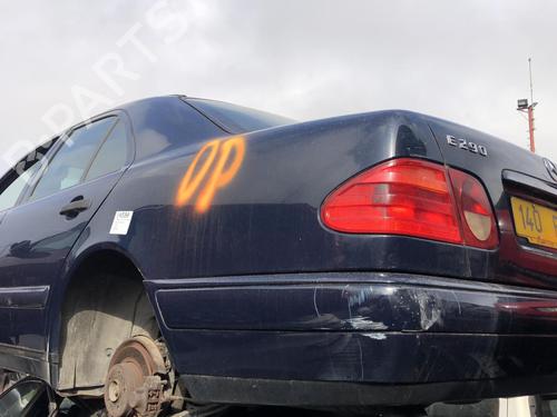 Left taillight MERCEDES-BENZ E-CLASS (W210) E 290 Turbo-D (210.017) | BP25662058C34